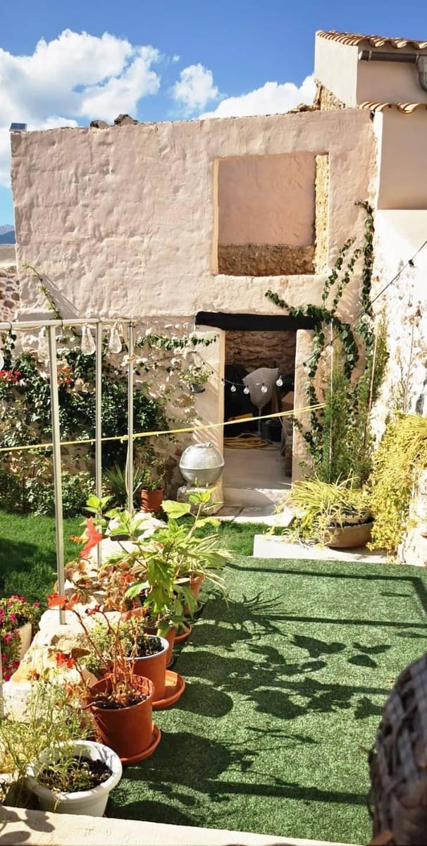 4 bedroom Townhouse for sale in Campanet - € 595,000 (Ref: 9721669)