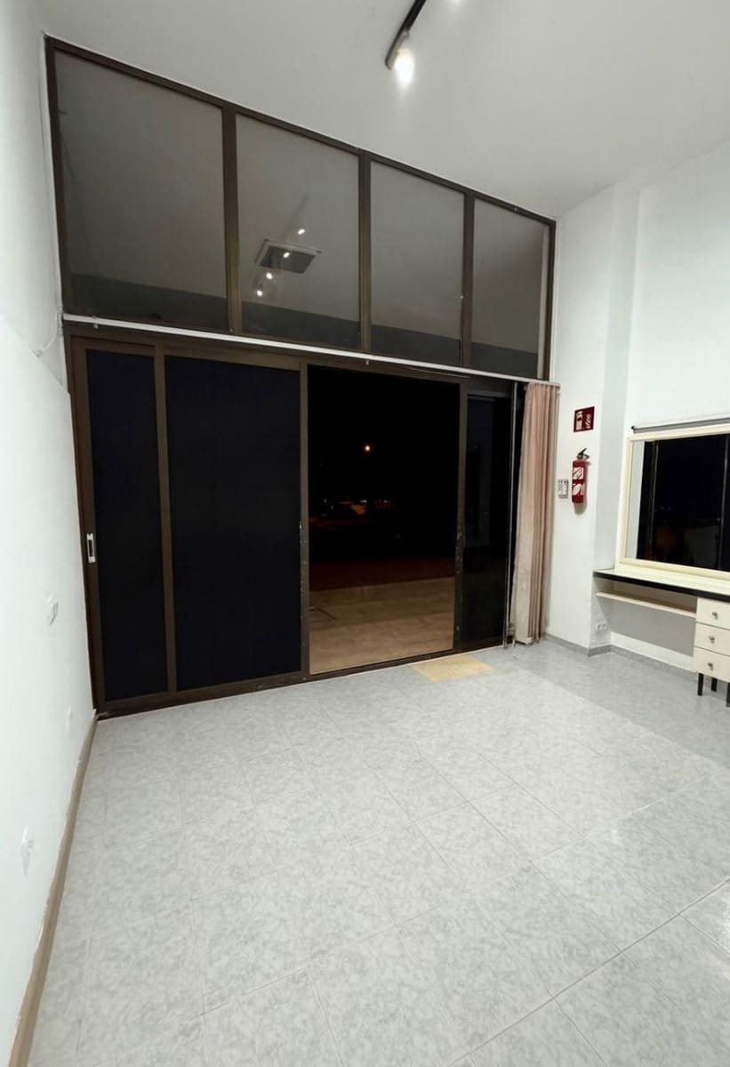 Comercial para arrendar em Alcudia - 800 € (Ref: 9751990)