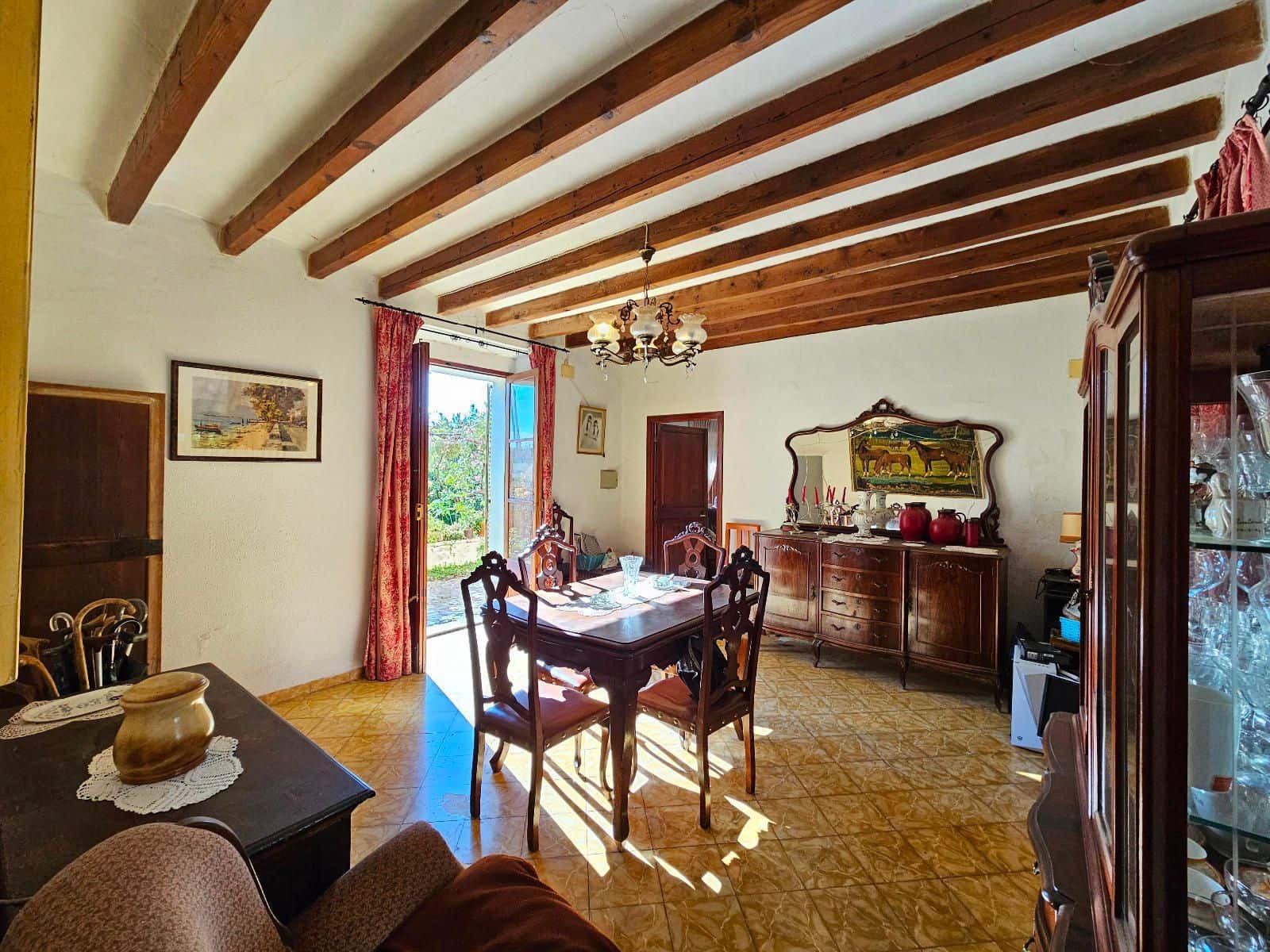 5 bedroom Villa for sale in Palma de Mallorca with garage - € 950,000 (Ref: 9780519)