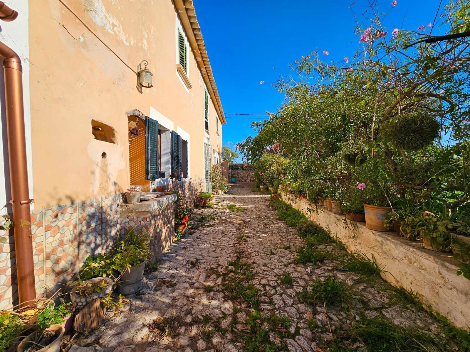 5 bedroom Villa for sale in Palma de Mallorca with garage - € 950,000 (Ref: 9780519)