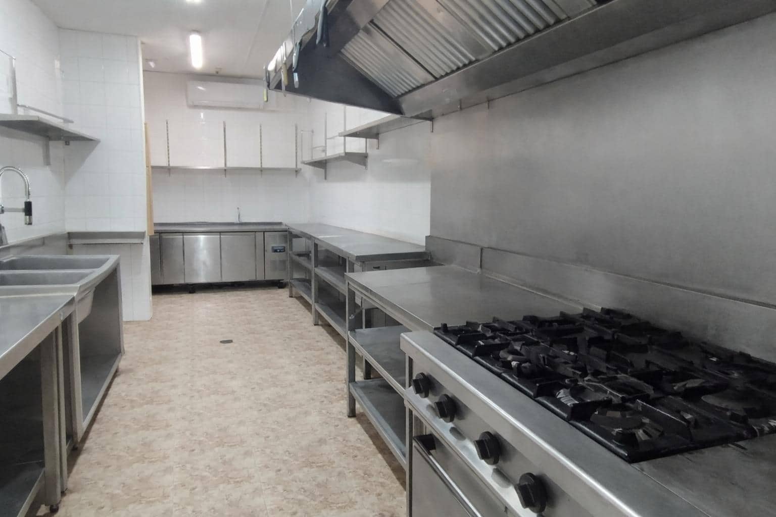 Bedrift til leie i Binissalem - € 2 000 (Ref: 9783117)