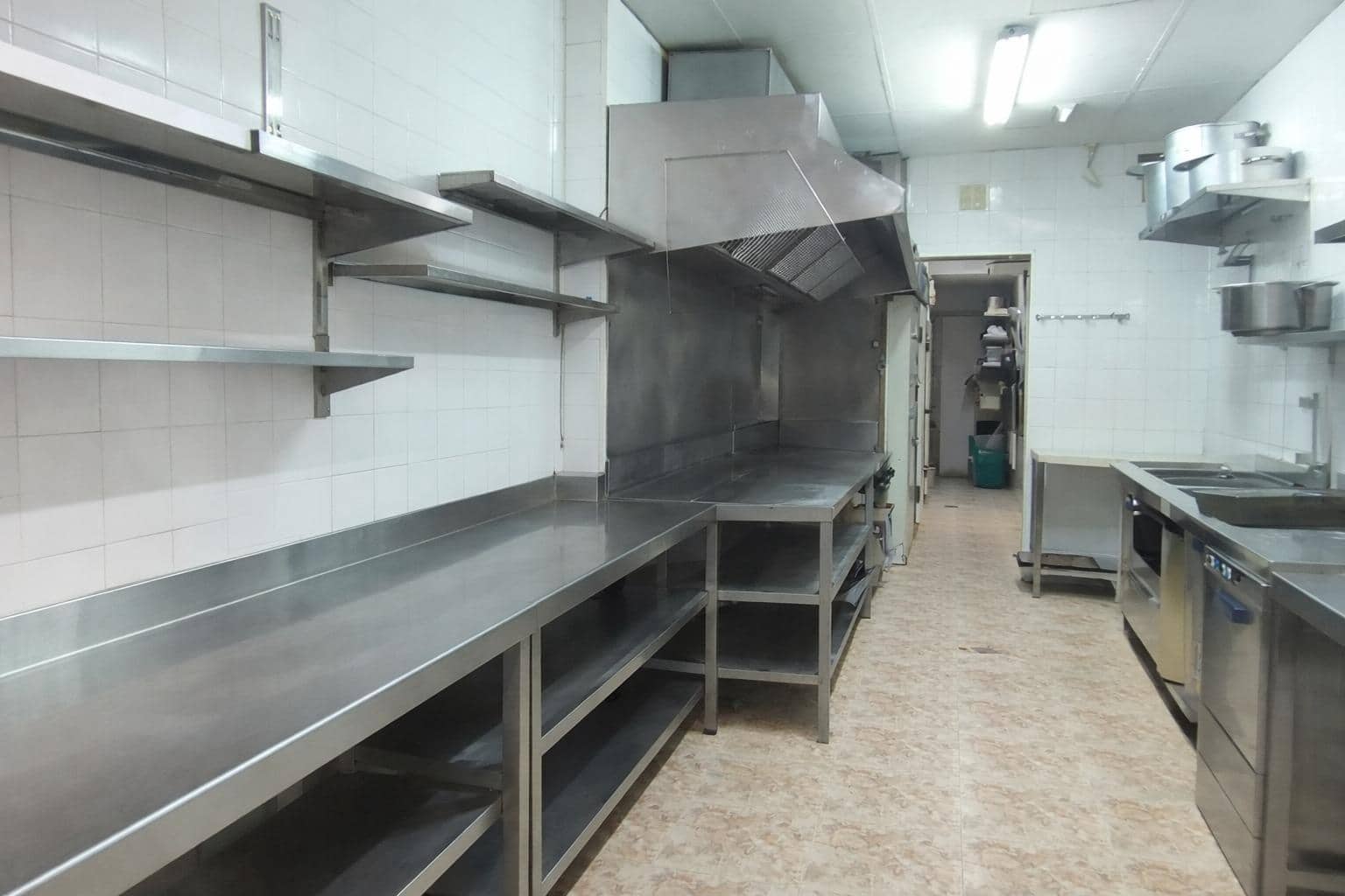 Bedrift til leie i Binissalem - € 2 000 (Ref: 9783117)