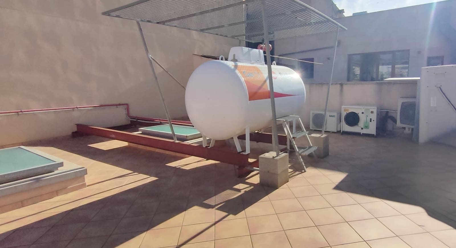 Bedrift til leie i Binissalem - € 2 000 (Ref: 9783117)