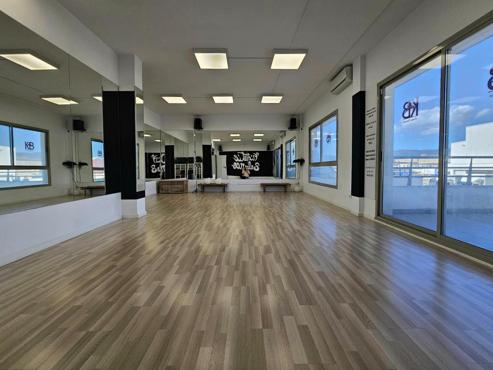 3 bedroom Commercial for rent in Marratxi - € 1,089 (Ref: 9783604)