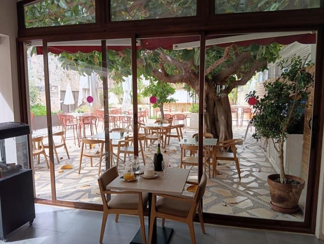 Erhverv til leje i Alcúdia - € 4.500 (Ref: 9833632)