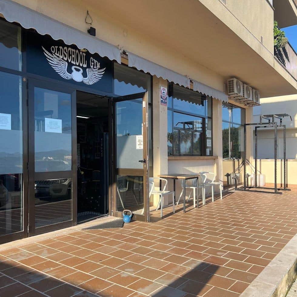 Commercial for sale in Alcudia - € 350,000 (Ref: 9836651)