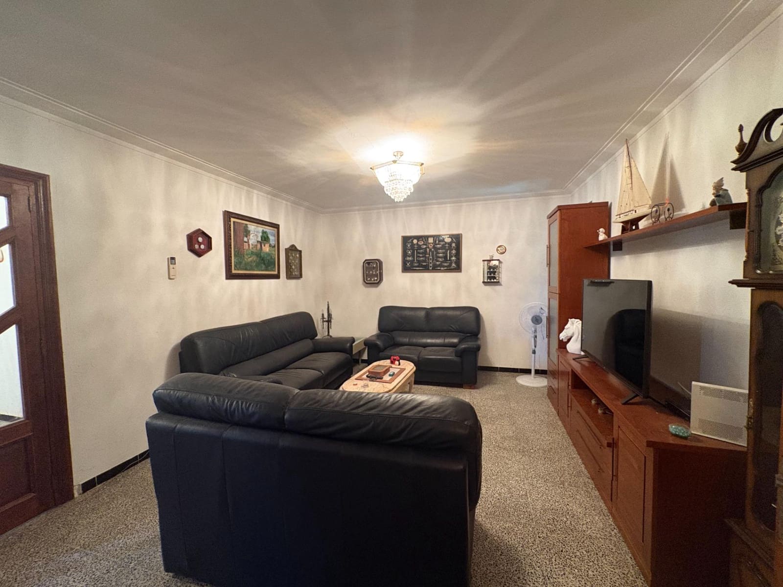 5 bedroom Townhouse for sale in Lloseta with garage - € 498,000 (Ref: 9839237)