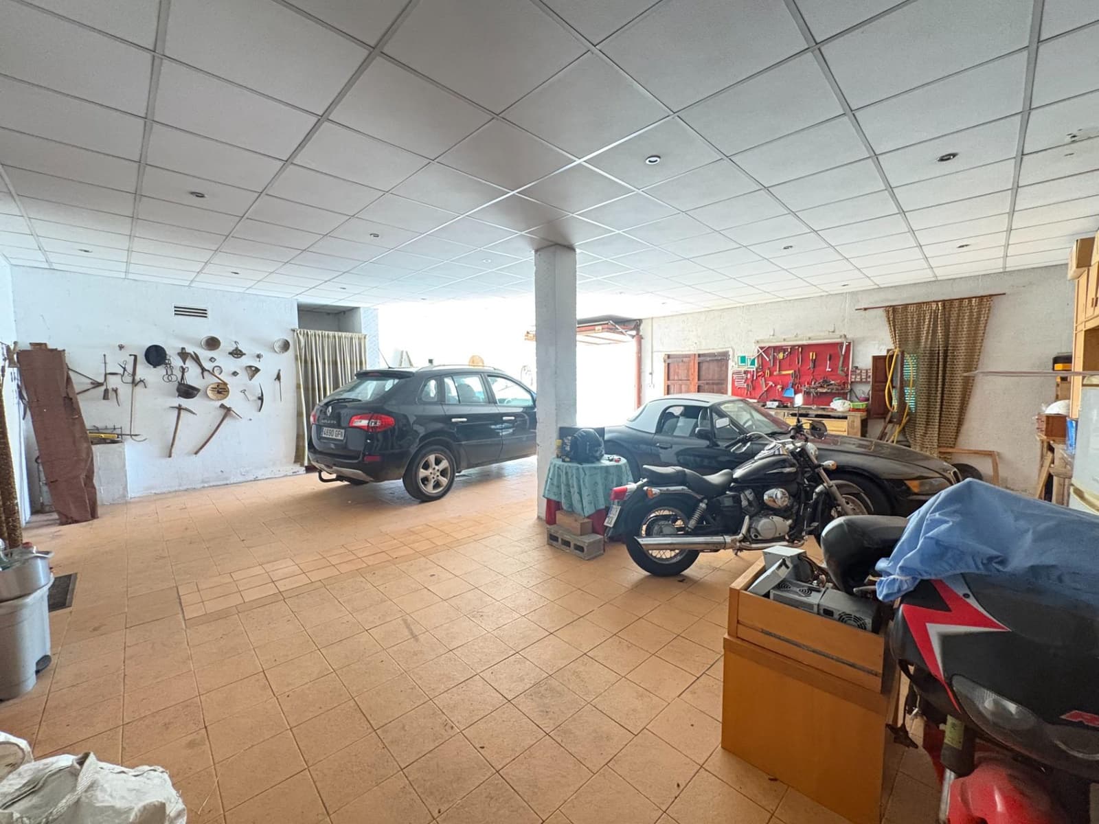 5 bedroom Townhouse for sale in Lloseta with garage - € 498,000 (Ref: 9839237)
