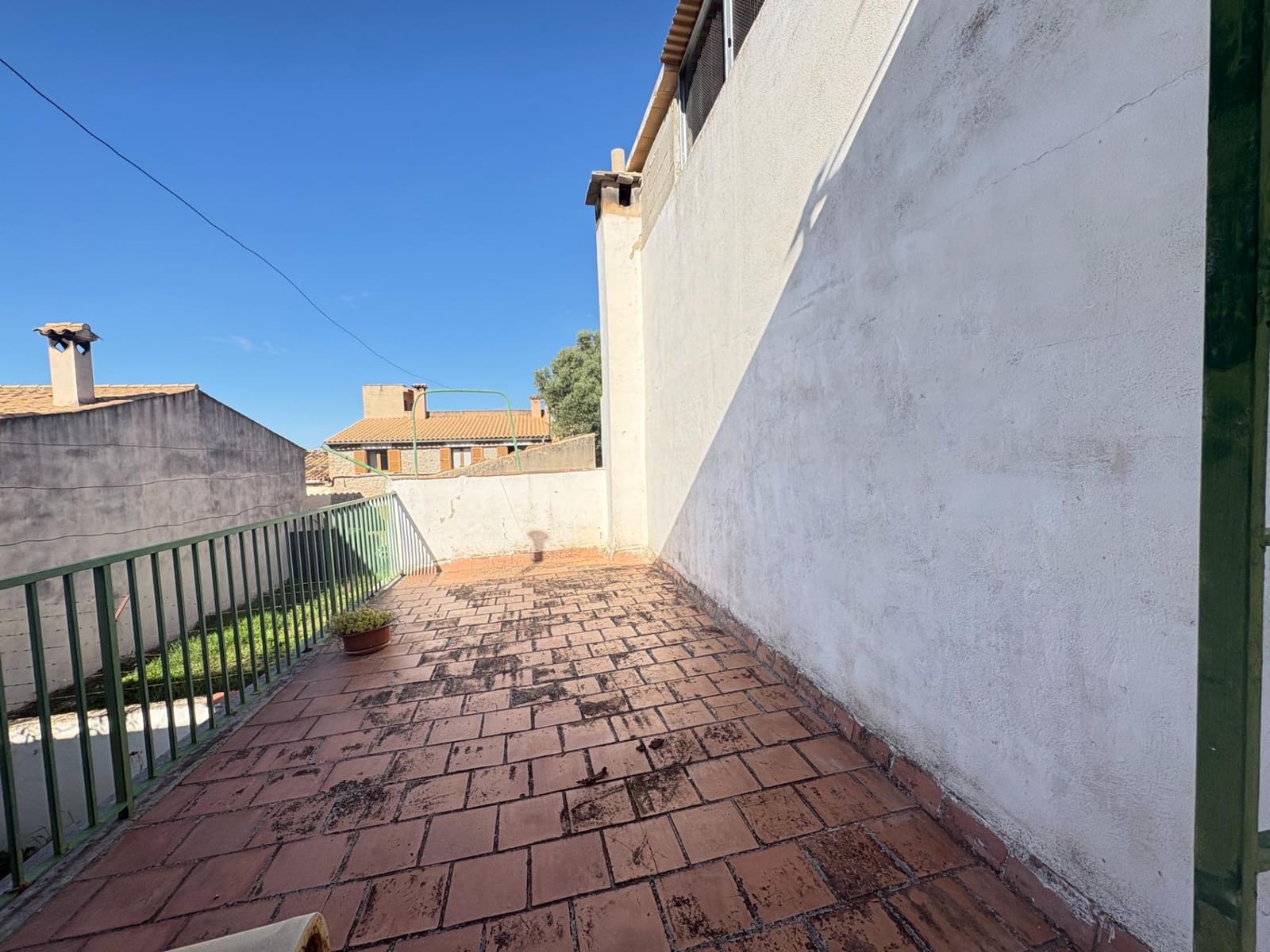 5 bedroom Townhouse for sale in Lloseta with garage - € 498,000 (Ref: 9839237)