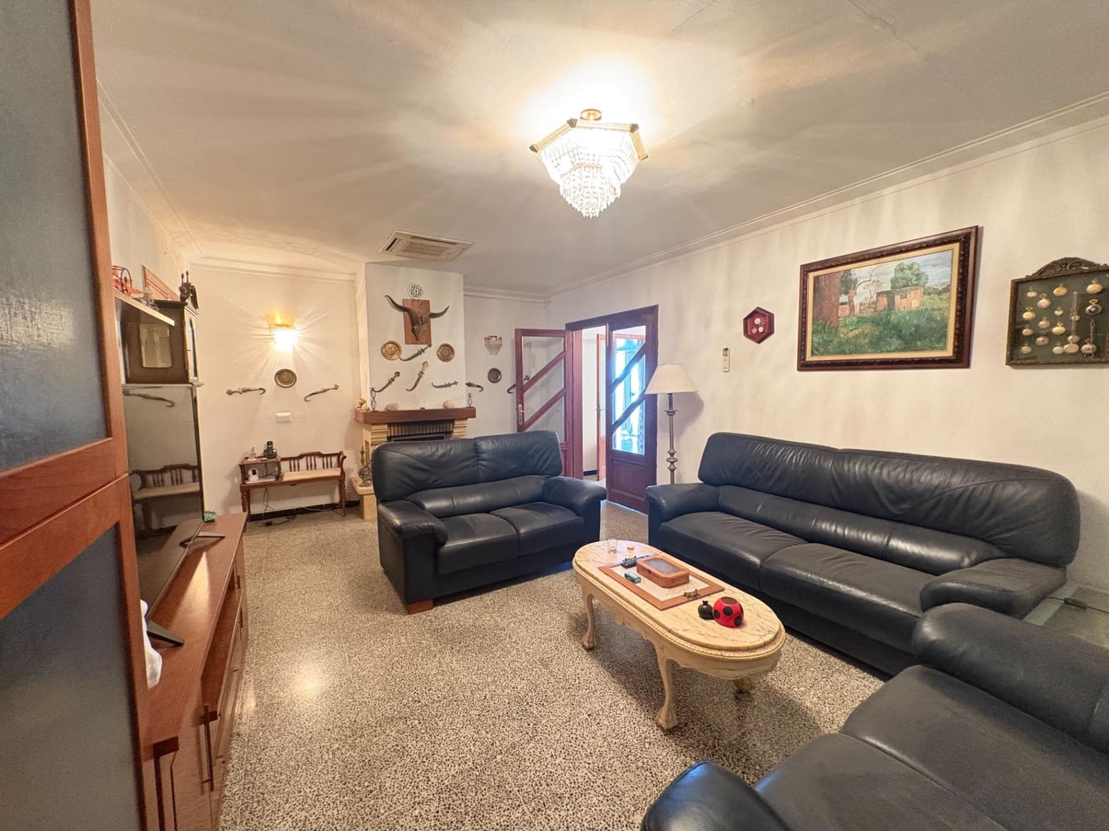 5 bedroom Townhouse for sale in Lloseta with garage - € 498,000 (Ref: 9839237)