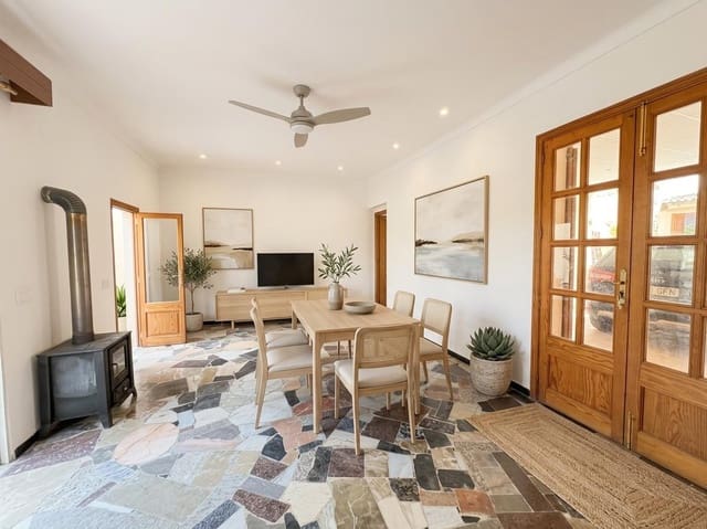 5 bedroom Townhouse for sale in Lloseta with garage - € 498,000 (Ref: 9839237)