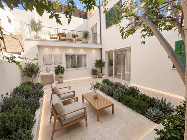5 bedroom Townhouse for sale in Lloseta with garage - € 498,000 (Ref: 9839237)