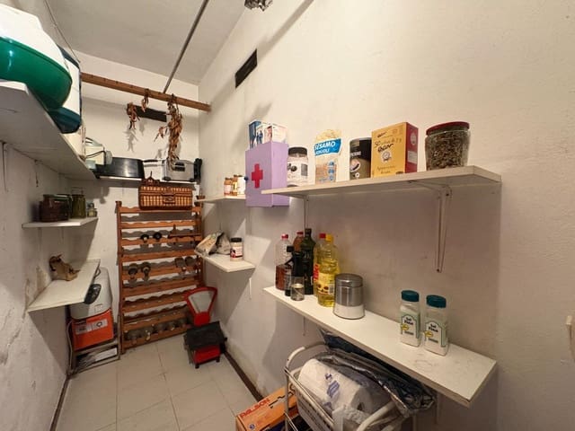 5 bedroom Townhouse for sale in Lloseta with garage - € 498,000 (Ref: 9839237)