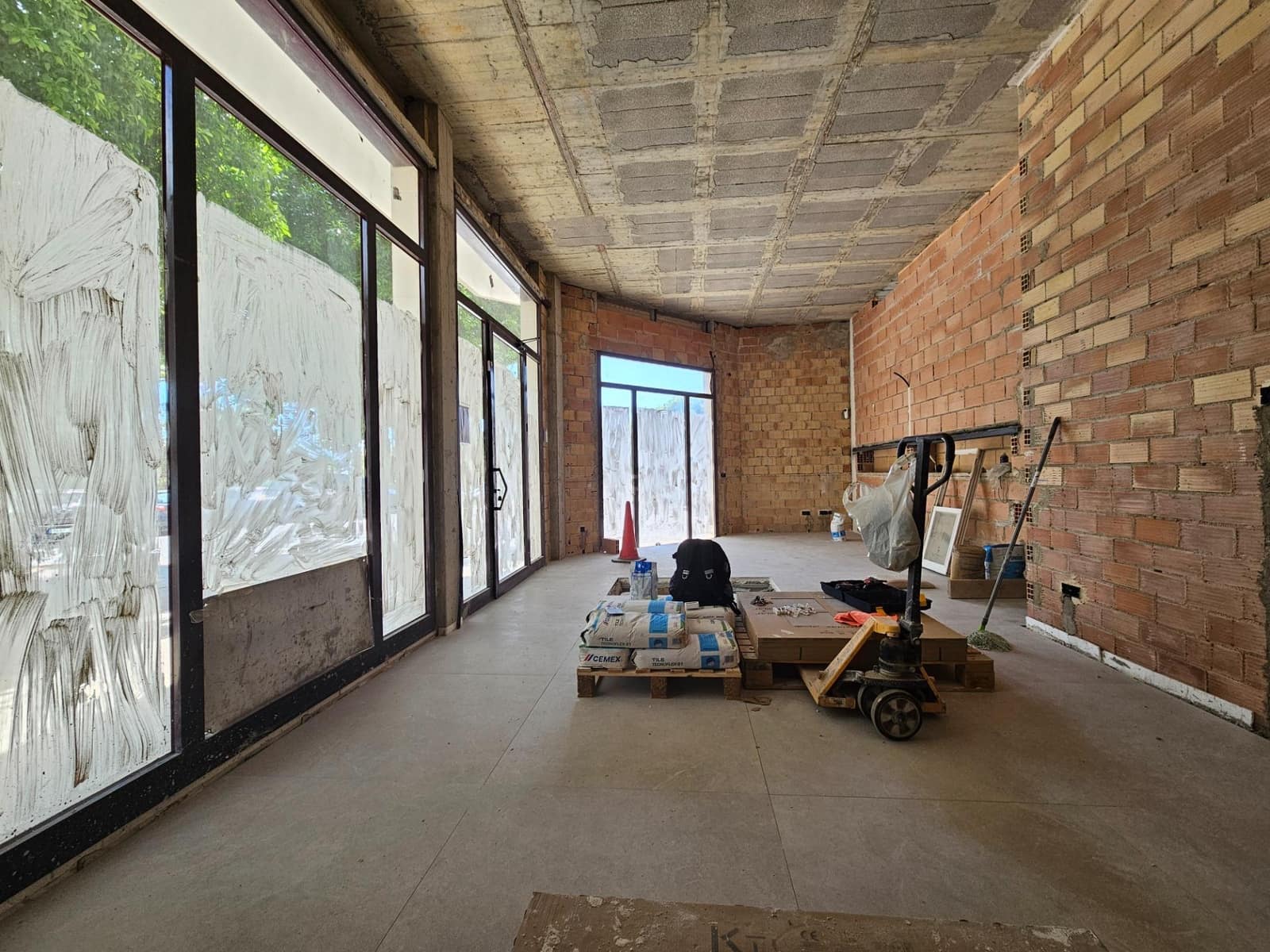 Commercial for sale in Inca with garage - € 298,000 (Ref: 9878785)
