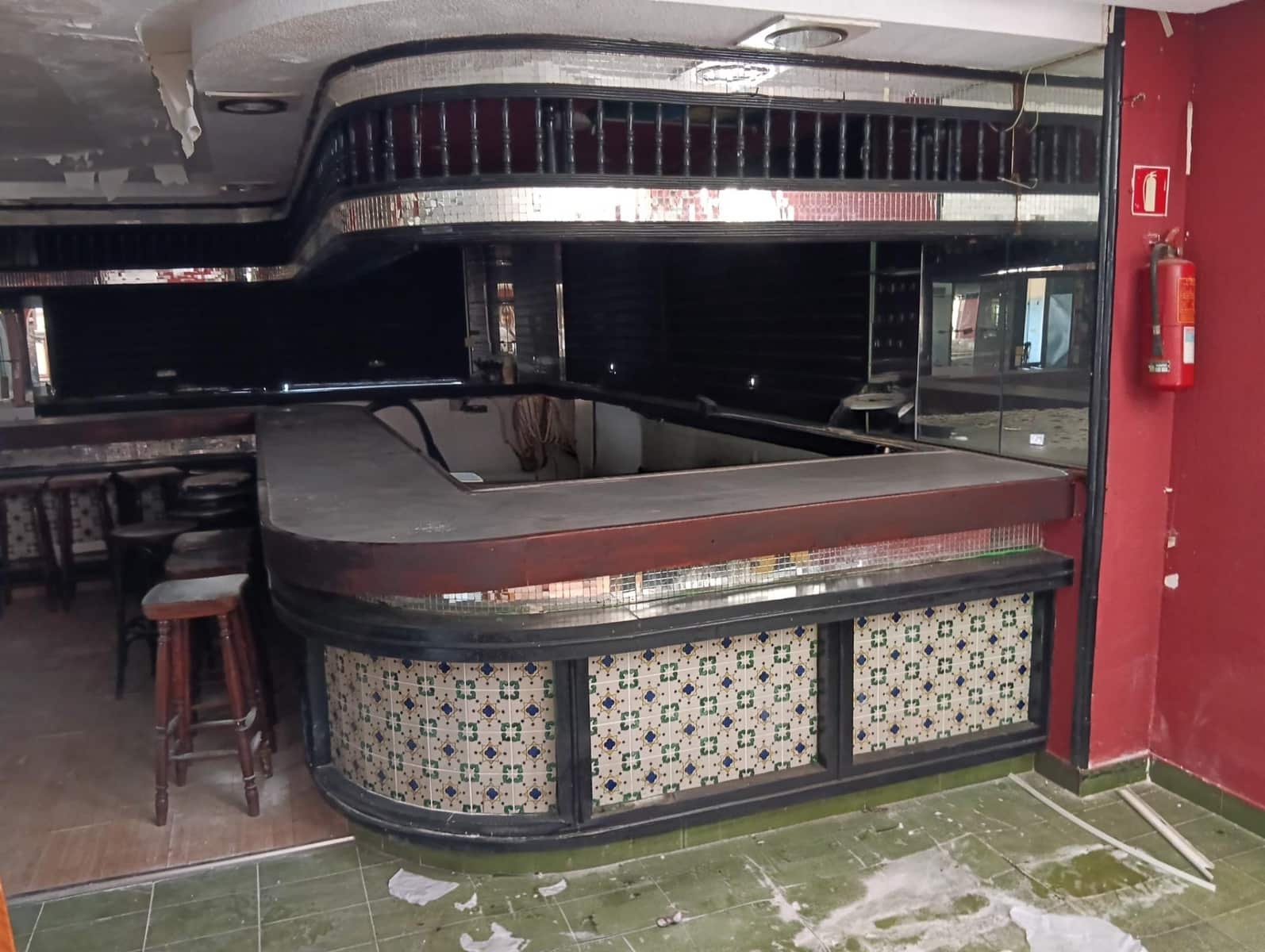 Local Comercial en Alcúdia en venta con piscina - 215.000 € (Ref: 9888968)