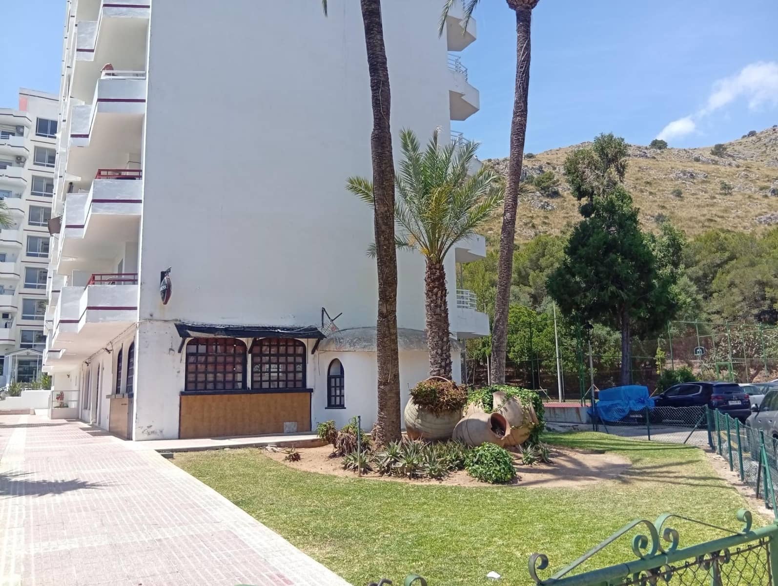 Kaupallinen myytävänä paikassa Alcudia mukana uima-altaan - 215 000 € (Ref: 9907580)