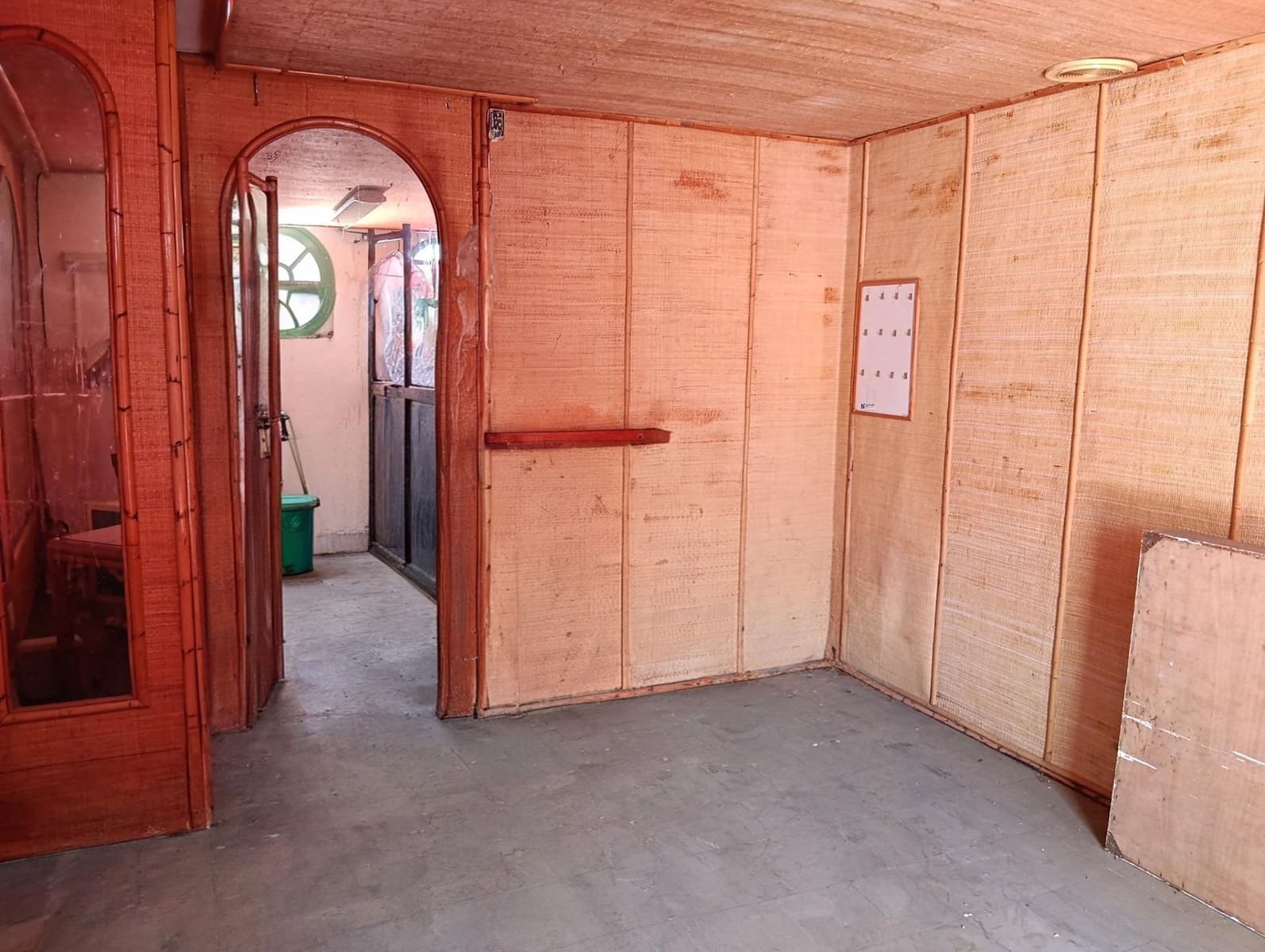 Kaupallinen myytävänä paikassa Alcudia mukana uima-altaan - 215 000 € (Ref: 9907580)