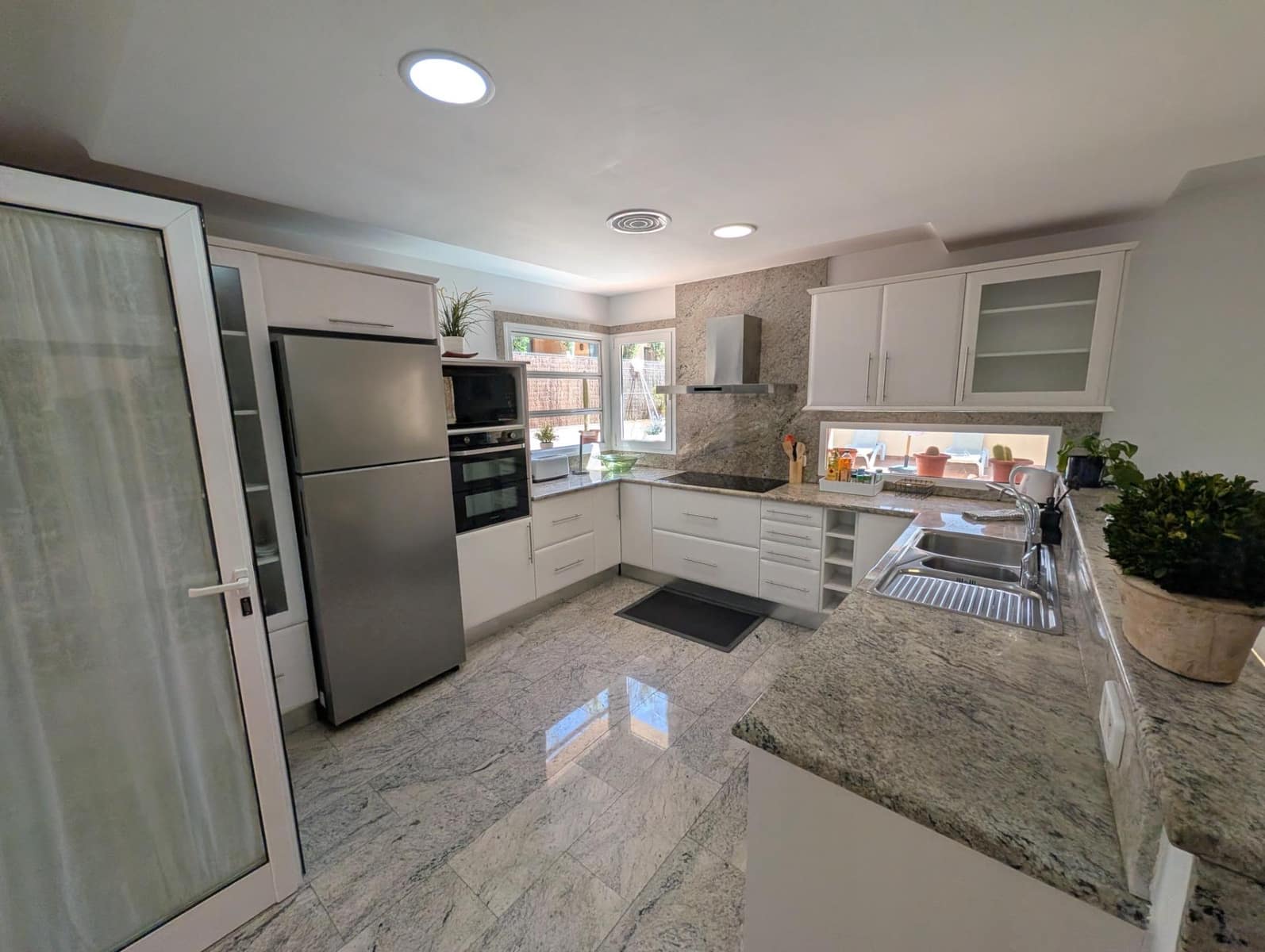 4 bedroom Villa for sale in Ca'n Picafort with garage - € 1,600,000 (Ref: 9927385)