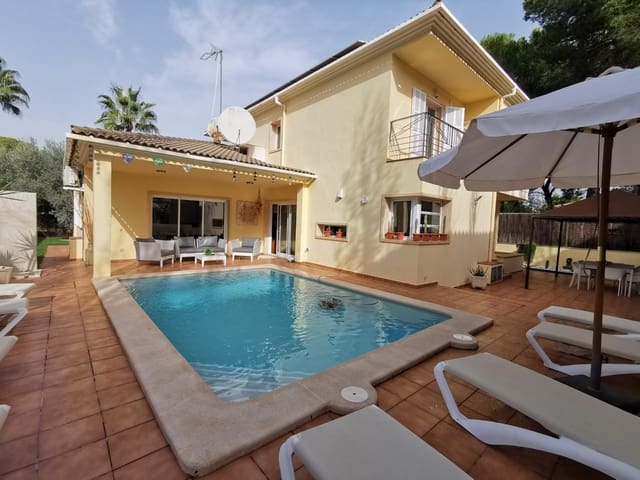 4 soverom Villa til salgs i Ca'n Picafort, Santa Margalida med svømmebasseng garasje - € 1 600 000 (Ref: 9927385)
