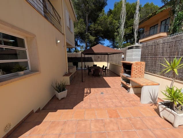 4 soverom Villa til salgs i Ca'n Picafort, Santa Margalida med svømmebasseng garasje - € 1 600 000 (Ref: 9927385)