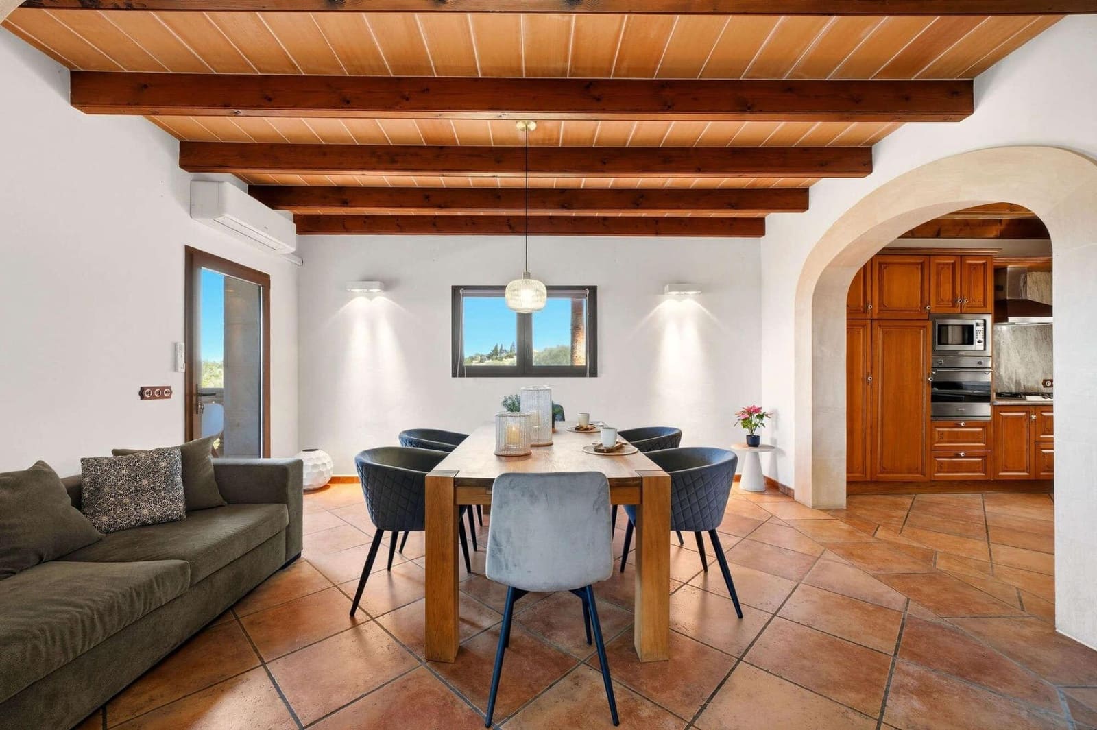 12 bedroom Finca/Country House for sale in Llubi with pool - € 8,500,000 (Ref: 9938158)