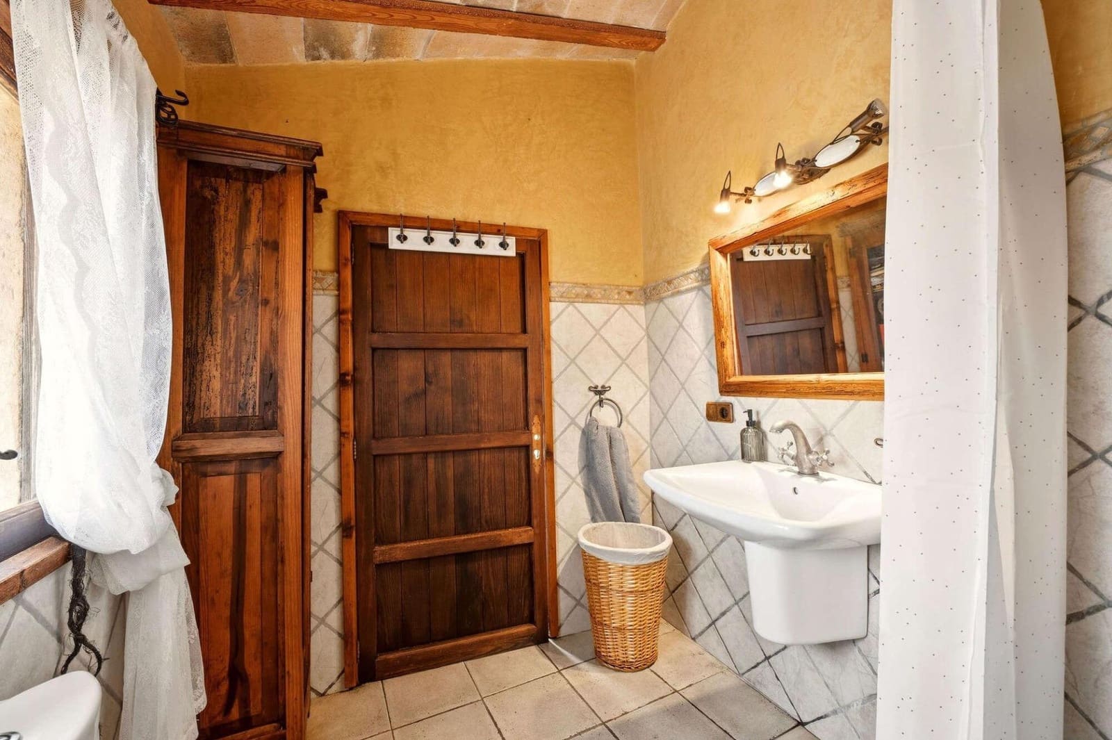 12 bedroom Finca/Country House for sale in Llubi with pool - € 8,500,000 (Ref: 9938158)
