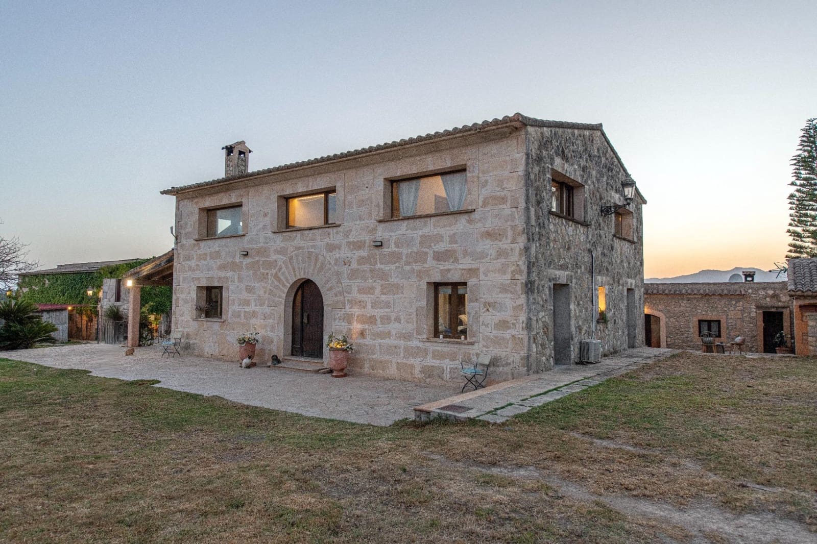 12 bedroom Finca/Country House for sale in Llubi with pool - € 8,500,000 (Ref: 9938158)
