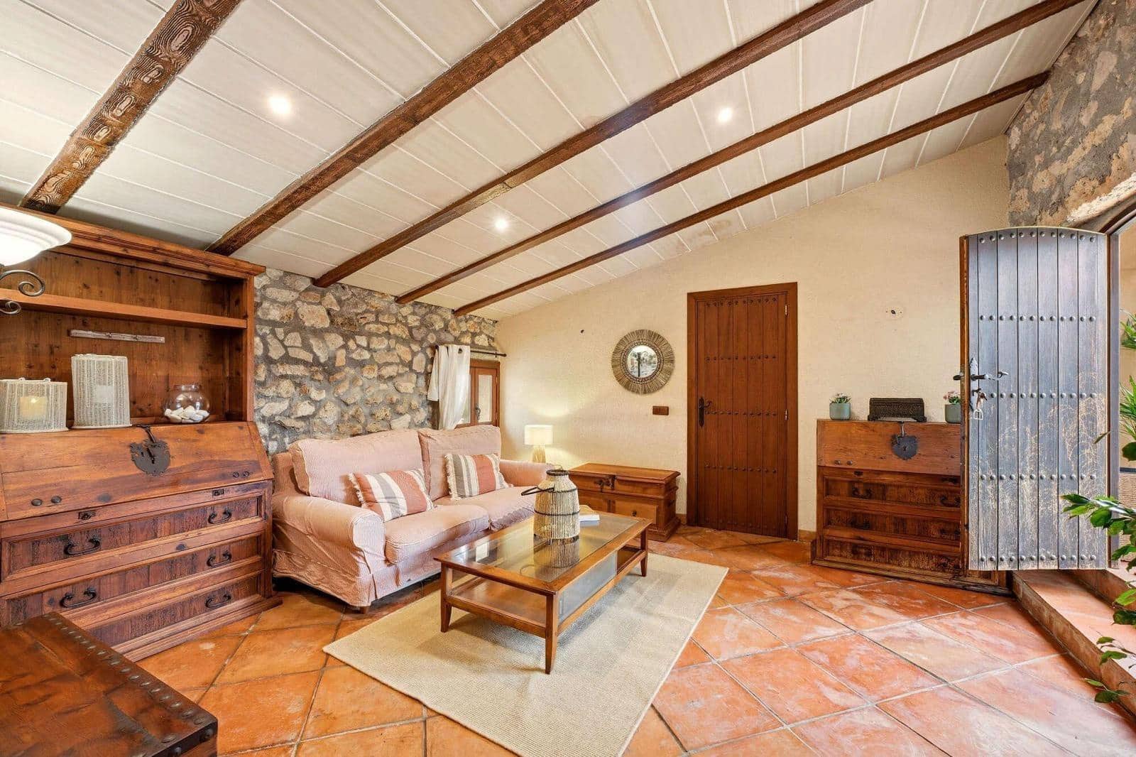 7 soveværelse Finca/Landehus til salg i Llubi med swimmingpool - € 5.500.000 (Ref: 9945702)