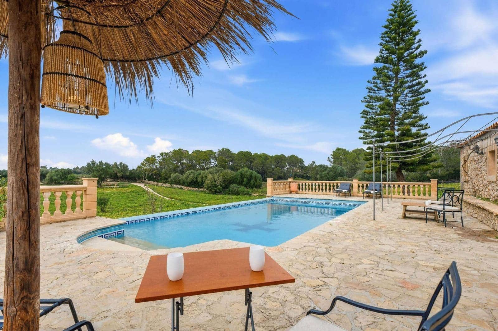 7 soveværelse Finca/Landehus til salg i Llubi med swimmingpool - € 5.500.000 (Ref: 9945702)