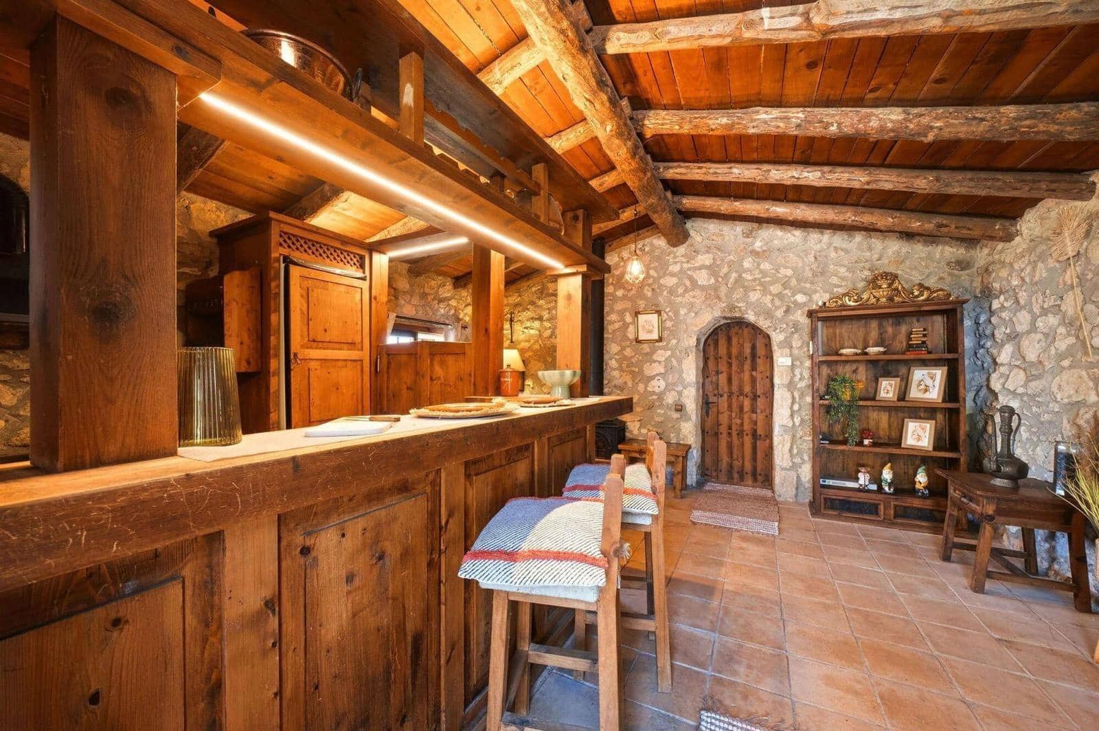 7 soveværelse Finca/Landehus til salg i Llubi med swimmingpool - € 5.500.000 (Ref: 9945702)