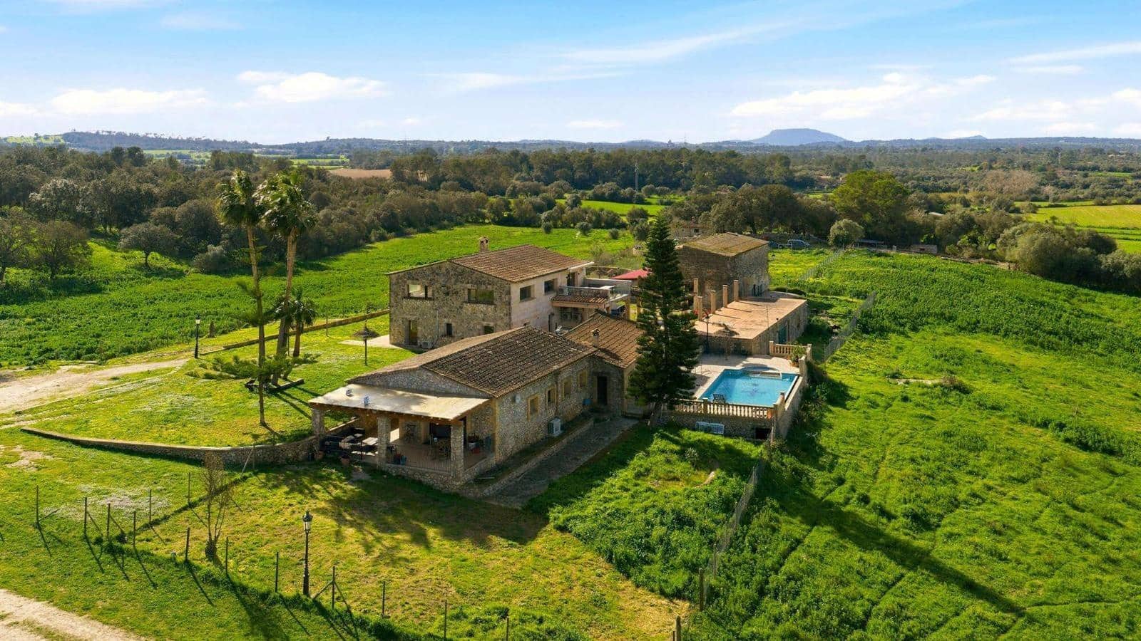 7 soveværelse Finca/Landehus til salg i Llubi med swimmingpool - € 5.500.000 (Ref: 9945702)