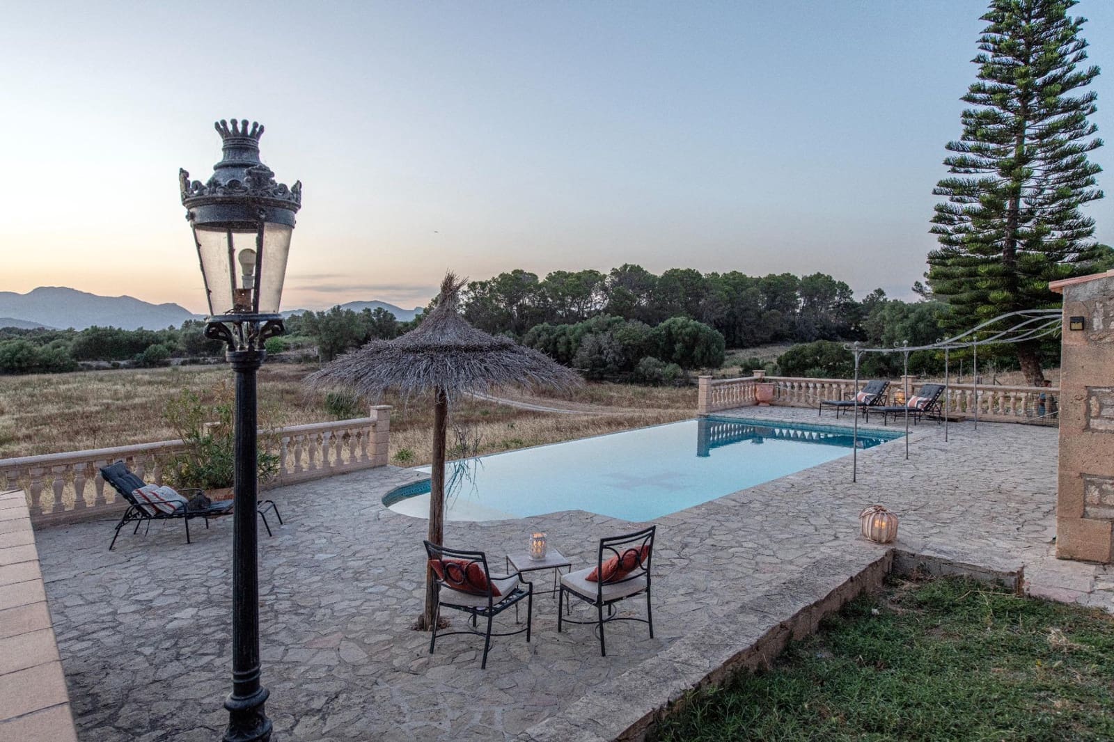 7 soveværelse Finca/Landehus til salg i Llubi med swimmingpool - € 5.500.000 (Ref: 9945702)