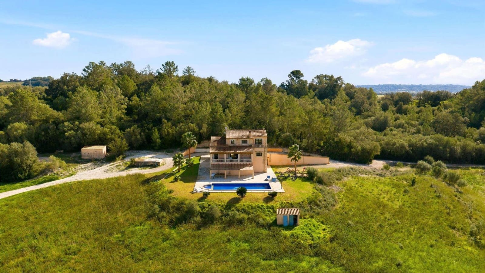 5 soveværelse Finca/Landehus til salg i Llubi med swimmingpool - € 3.400.000 (Ref: 9945703)