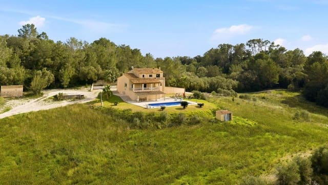 5 soveværelse Finca/Landehus til salg i Llubí med swimmingpool - € 3.400.000 (Ref: 9945703)