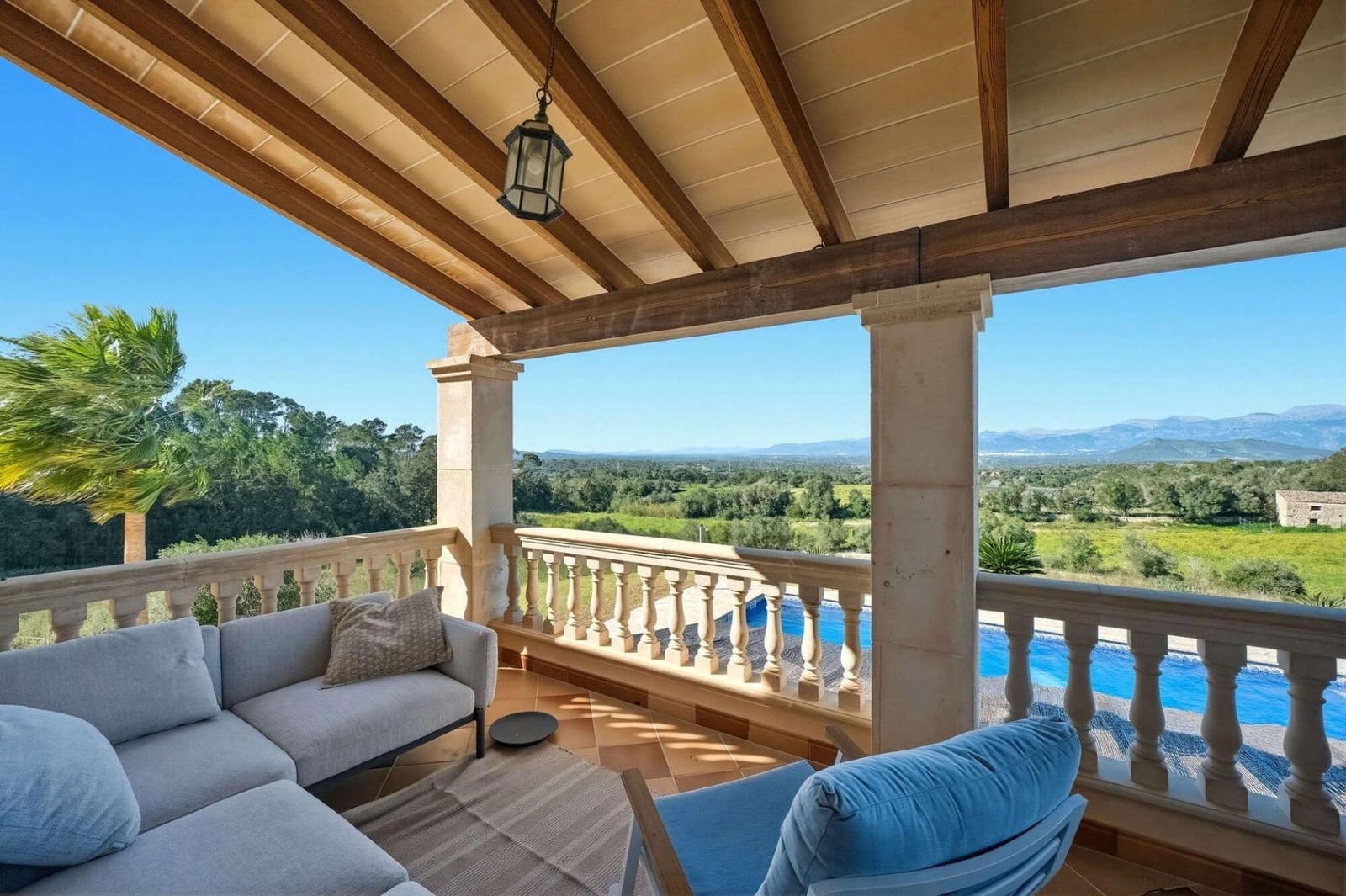 5 soveværelse Finca/Landehus til salg i Llubi med swimmingpool - € 3.400.000 (Ref: 9945703)