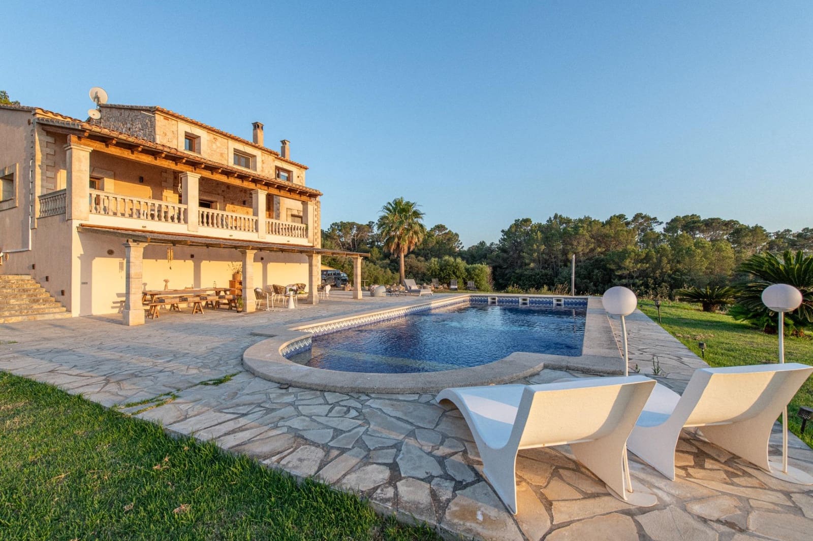 5 soveværelse Finca/Landehus til salg i Llubi med swimmingpool - € 3.400.000 (Ref: 9945703)