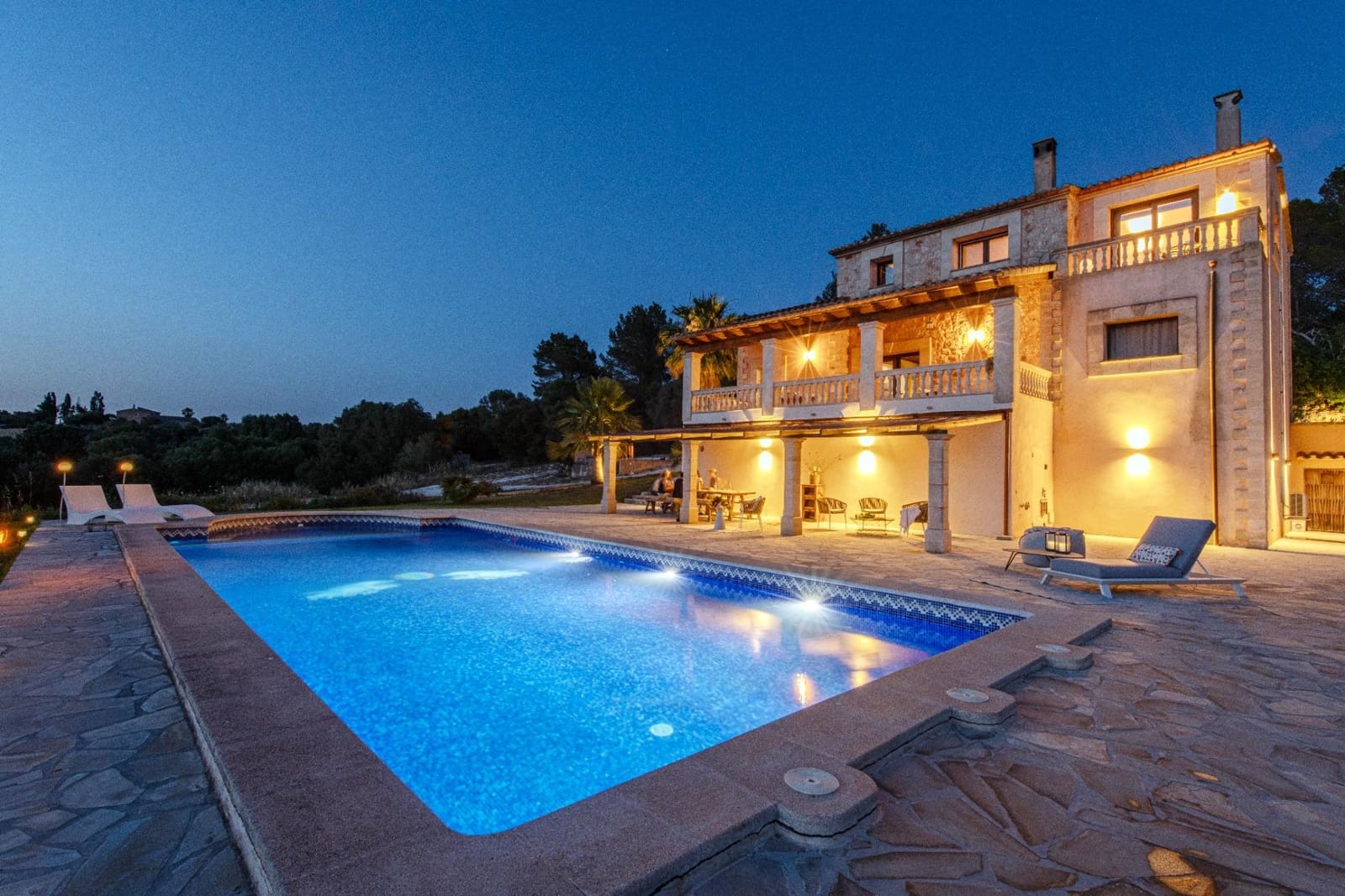 5 soveværelse Finca/Landehus til salg i Llubi med swimmingpool - € 3.400.000 (Ref: 9945703)