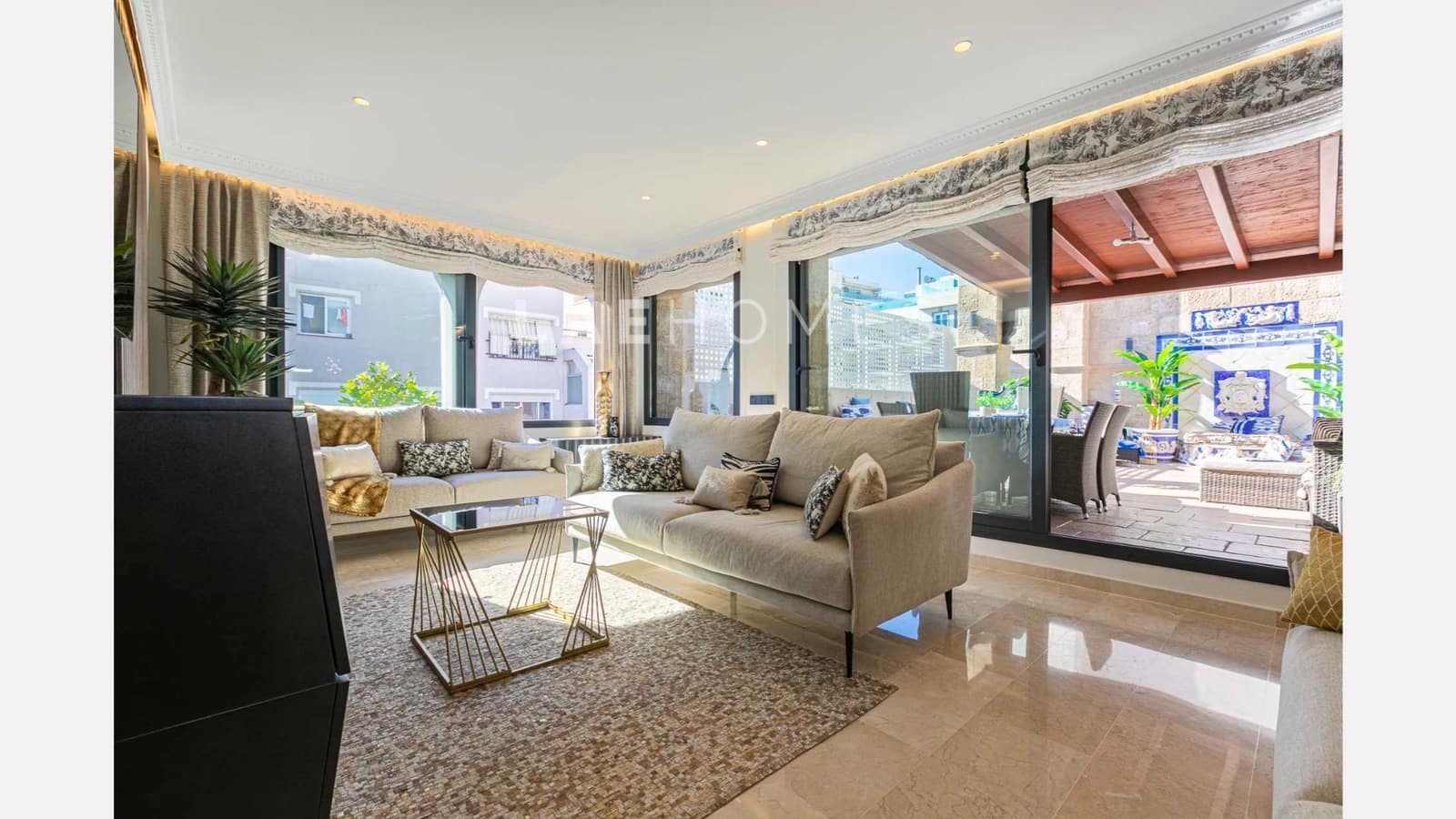 3 bedroom Penthouse for sale in Marbella with garage - € 1,295,000 (Ref: 10180873)