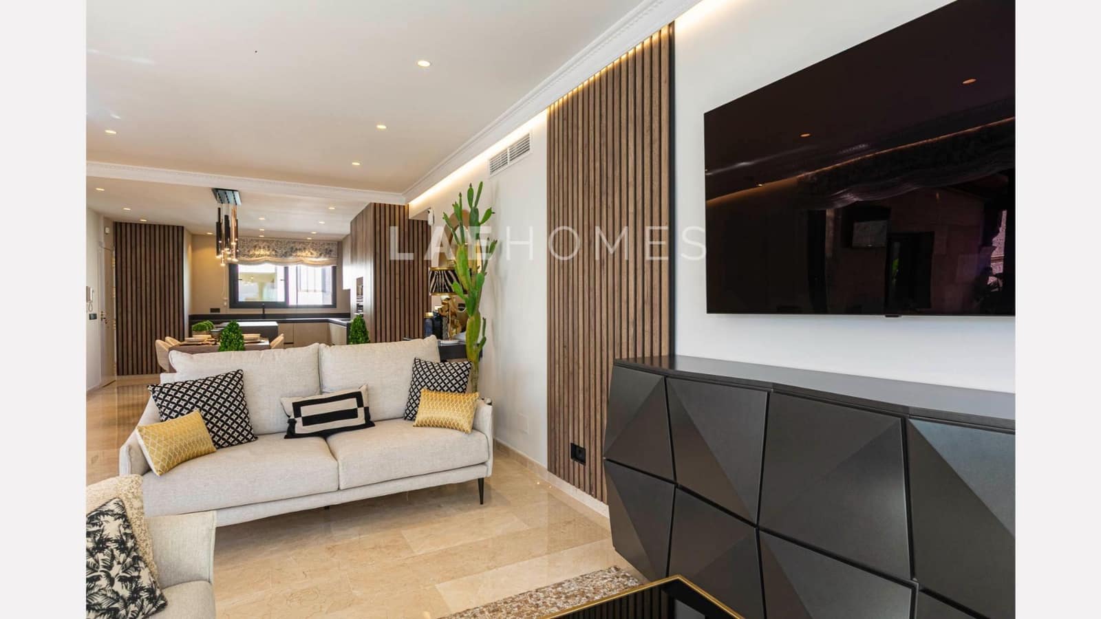 3 bedroom Penthouse for sale in Marbella with garage - € 1,295,000 (Ref: 10180873)