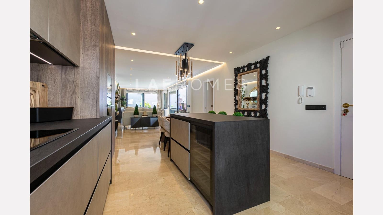 3 bedroom Penthouse for sale in Marbella with garage - € 1,295,000 (Ref: 10180873)