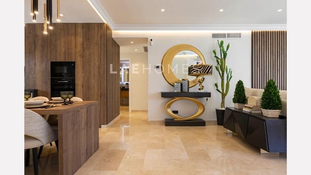 3 bedroom Penthouse for sale in Marbella Centro, Marbella with garage - € 1,295,000 (Ref: 10180873)