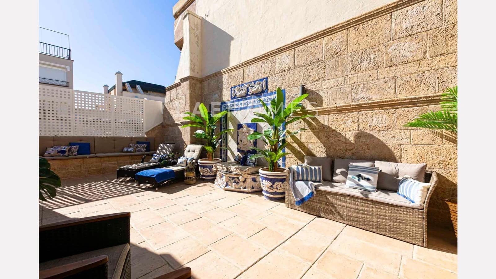3 bedroom Penthouse for sale in Marbella with garage - € 1,295,000 (Ref: 10180873)