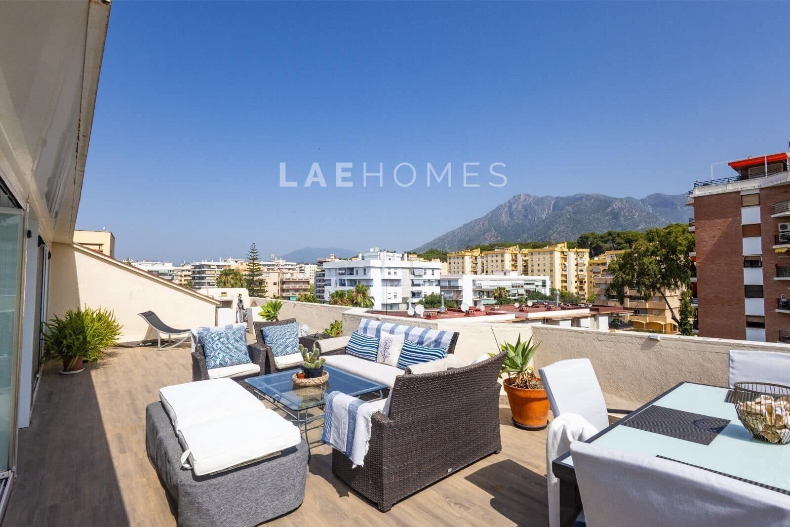 Ático de 2 habitaciones en Marbella en venta con garaje - 595.000 € (Ref: 10180875)
