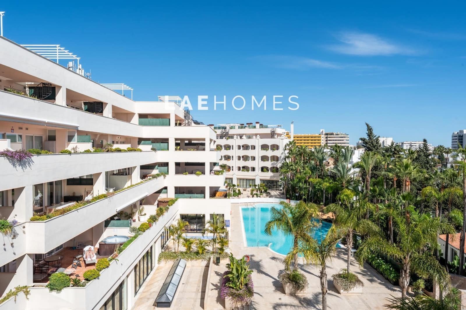 2 soveværelse Lejlighed til salg i Marbella med swimmingpool garage - € 840.000 (Ref: 10180879)
