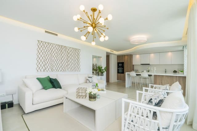 3 chambre Appartement à vendre à San Roque avec piscine garage - 460 000 € (Ref: 10185174)