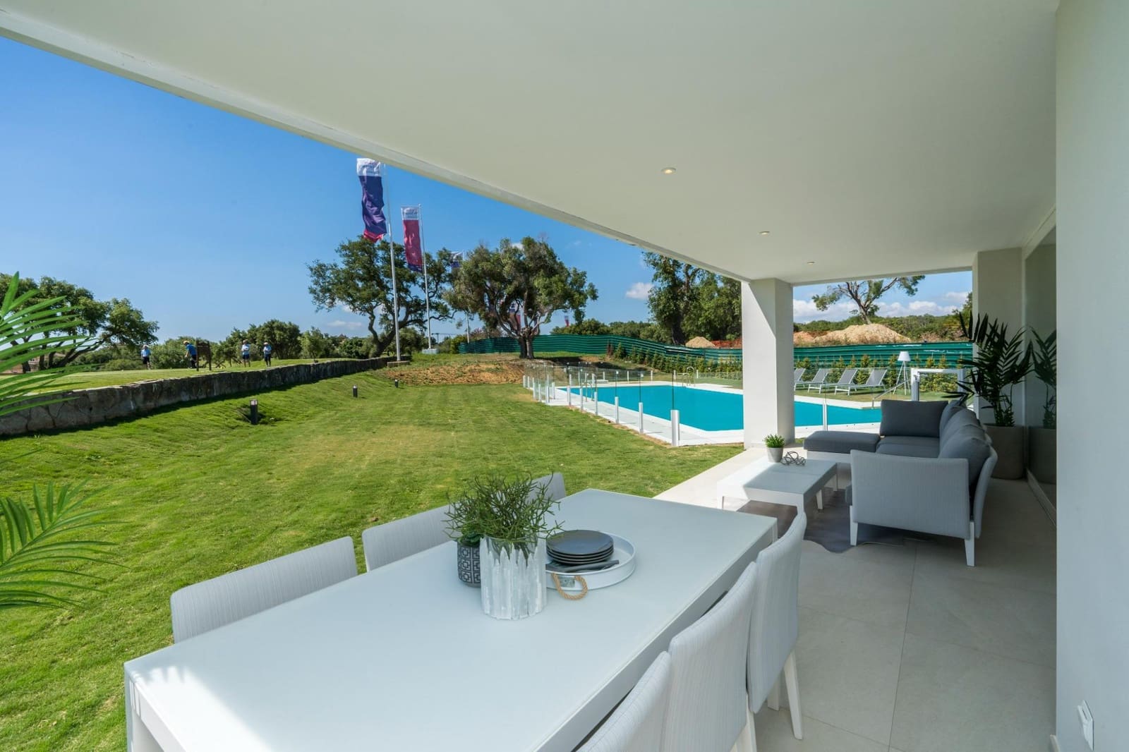 3 chambre Appartement à vendre à San Roque avec piscine garage - 460 000 € (Ref: 10185174)