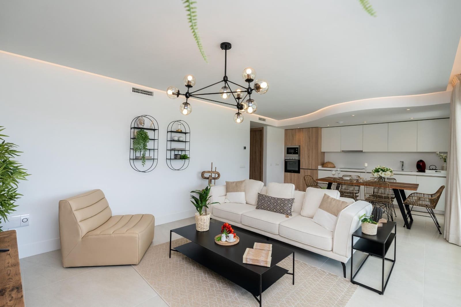 3 chambre Appartement à vendre à San Roque avec piscine garage - 460 000 € (Ref: 10185174)