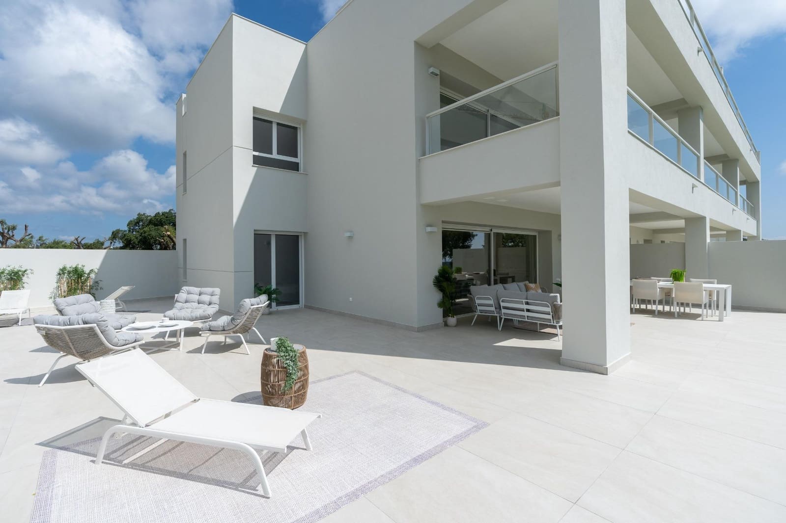 3 chambre Appartement à vendre à San Roque avec piscine garage - 460 000 € (Ref: 10185174)