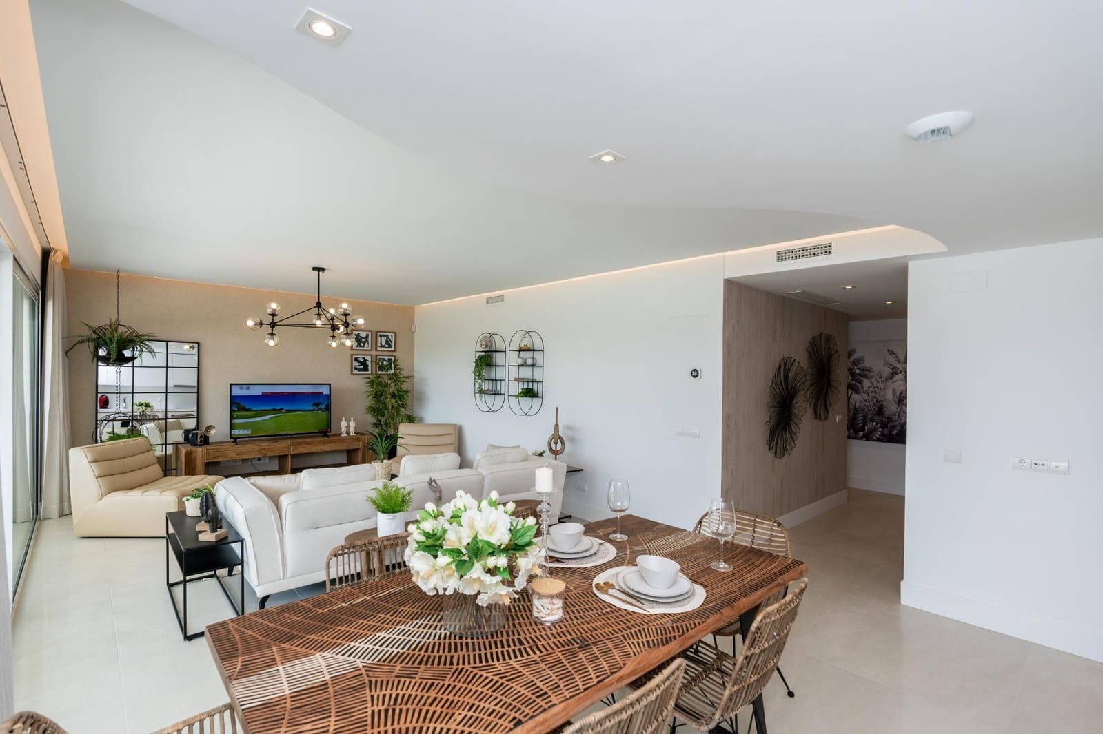 3 chambre Appartement à vendre à San Roque avec piscine garage - 460 000 € (Ref: 10185174)