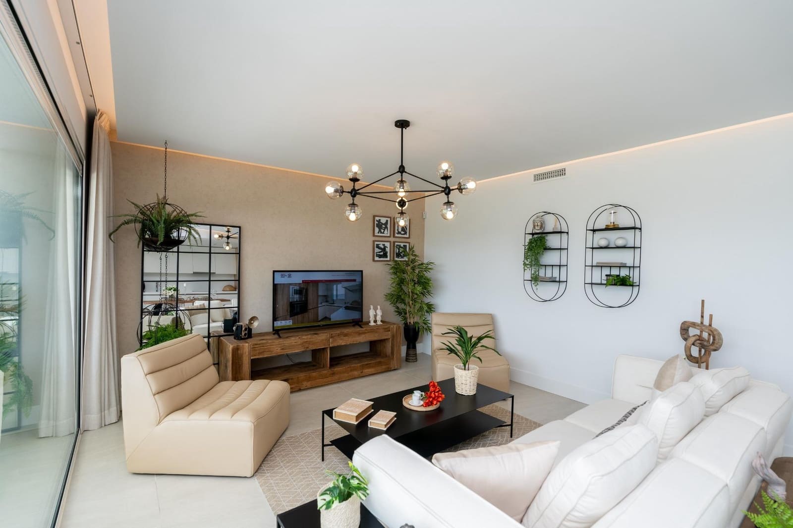 3 chambre Appartement à vendre à San Roque avec piscine garage - 460 000 € (Ref: 10185174)